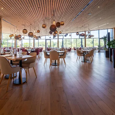 Luxury Retreat In Nature