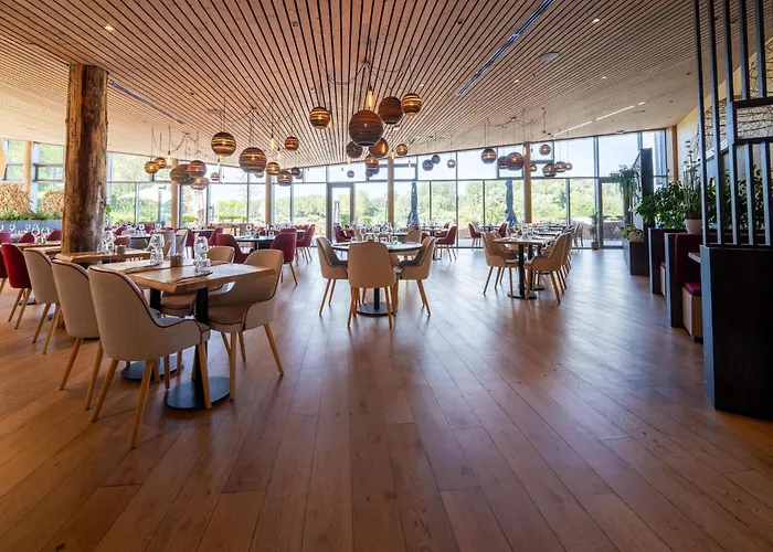 Luxury Retreat In Nature